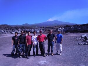 Etna excursion group photo with Geo Etna Explorer
