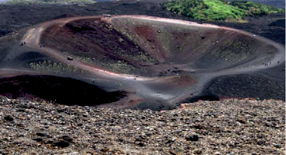 tour on etna geo etna explorer tour 2000m with specialized guide